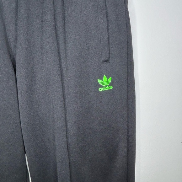 NWT Adidas SWAROVSKI Crystals Studed TRACK PANT Sweat Size Large - Picture 4 of 10